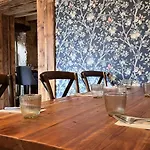 The Forresters Arms 3*