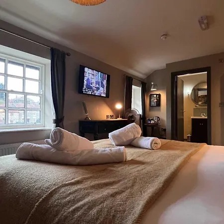 여관 The Forresters Arms 3*