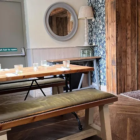 The Forresters Arms Kilburn Inn 4*