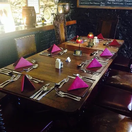 The Forresters Arms 여관