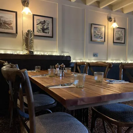 The Forresters Arms イン